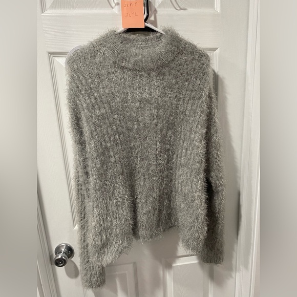 Candies women’s fuzzy gray sweater, size XXL, dressy, good condition - Picture 9 of 9